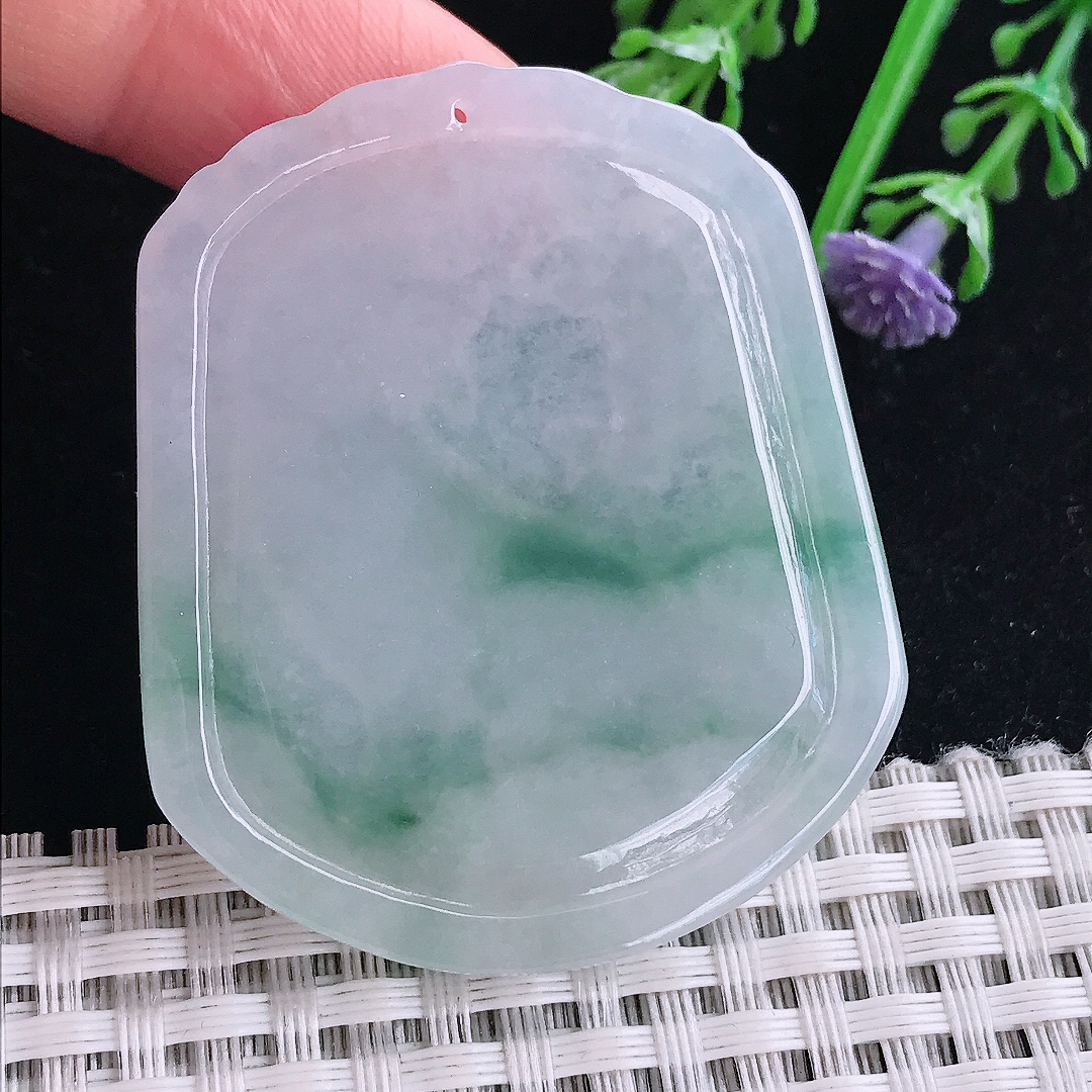 实拍A货翡翠50.3/42.5/4.8老坑冰润起胶飘花生肖狗牌吊坠翡翠玉旺财挂件