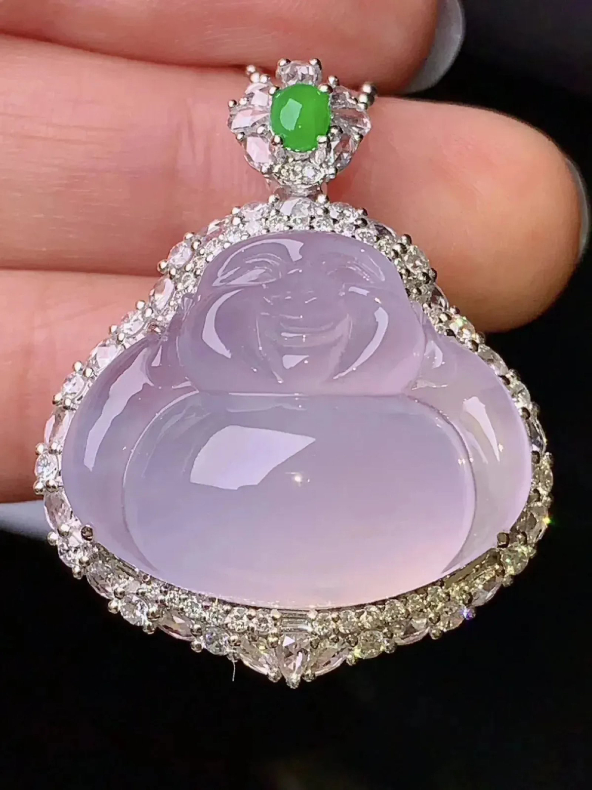 18k金钻镶嵌冰种佛公吊坠 玉质水润细腻 厚装大气清新 整体尺寸34*27.5*14.2 B3