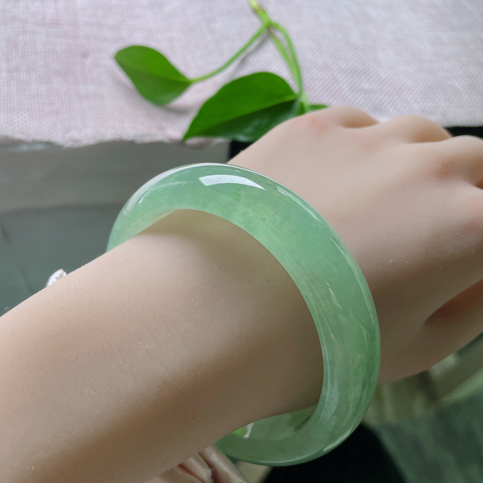 59.8/16.7/9.1绿底正圈，冰润细腻，宽版，完美。洒金，ss49604a..