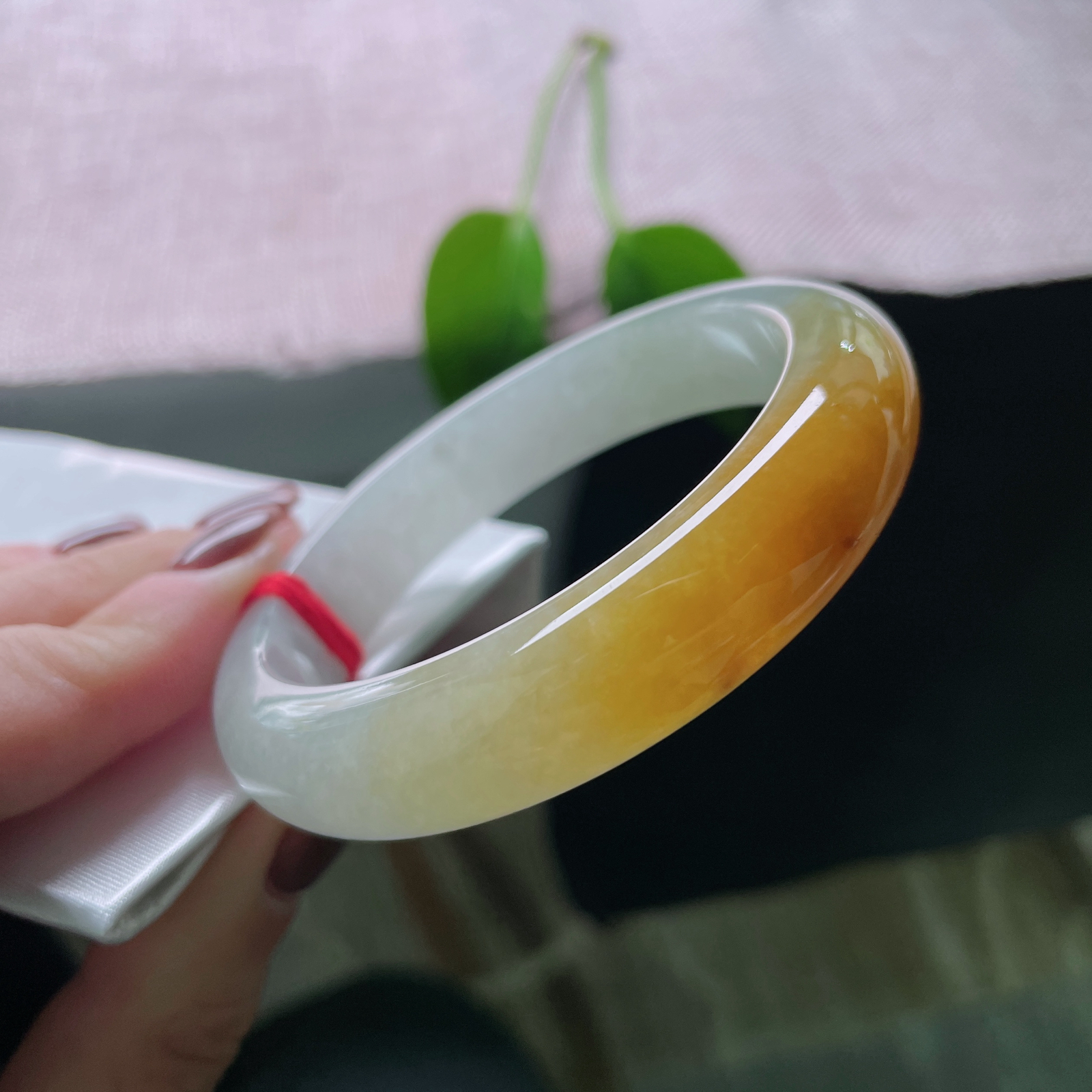 54.6/12.7/8.3，黄翡正圈，腕上生秋，内有乾坤。是落日熔金，也是晨光熹微。ss49592a..