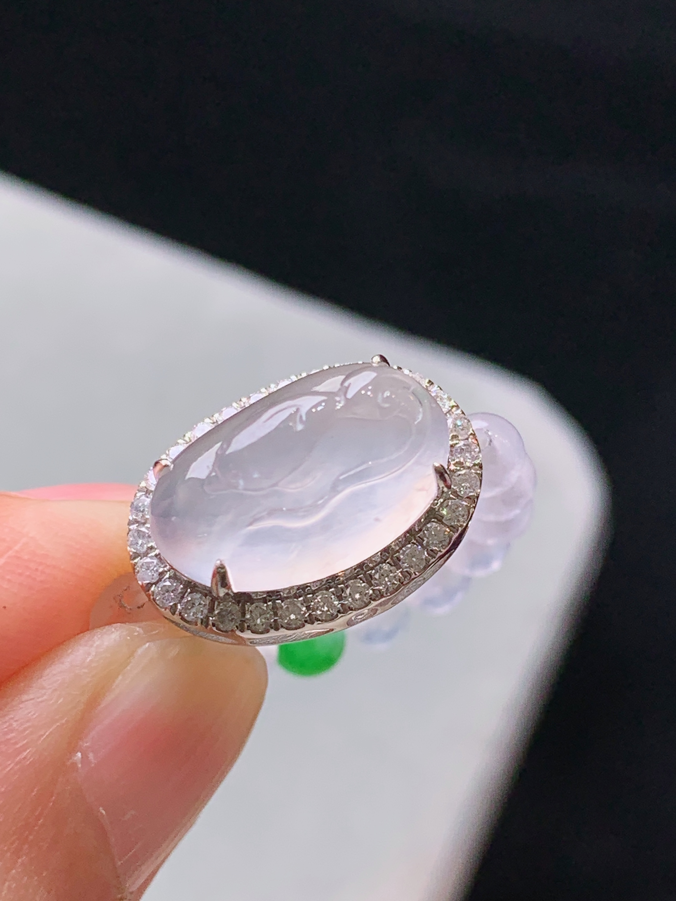 18k金钻镶嵌冰种圆珠海豚戒指 玉质细腻 色泽艳丽清新 水润亮眼 圈口14 整体尺寸16.8*12*9.2m5