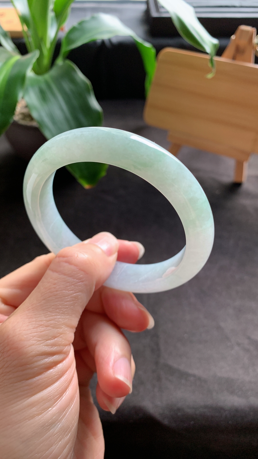 57圈口 天然A货翡翠手镯 种水好 细腻水润