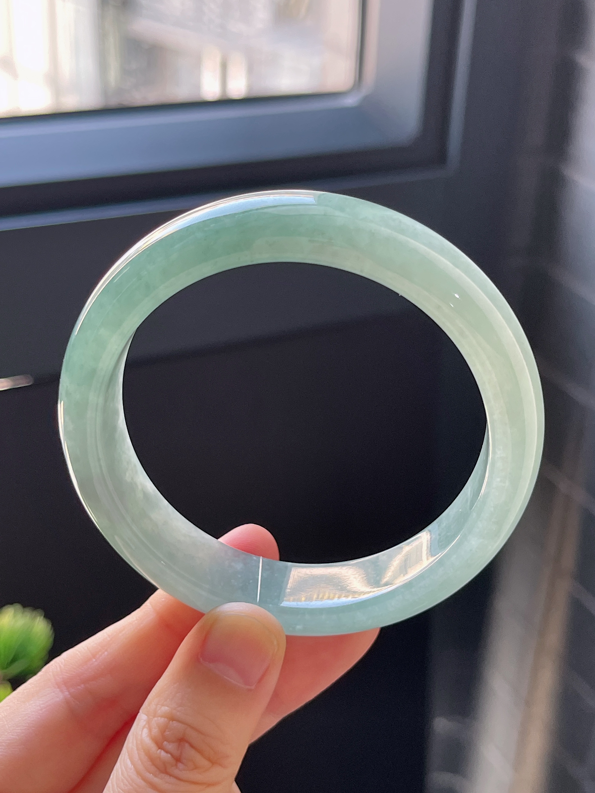 正圈56.7圈口，翡翠冰糯种绿色手镯