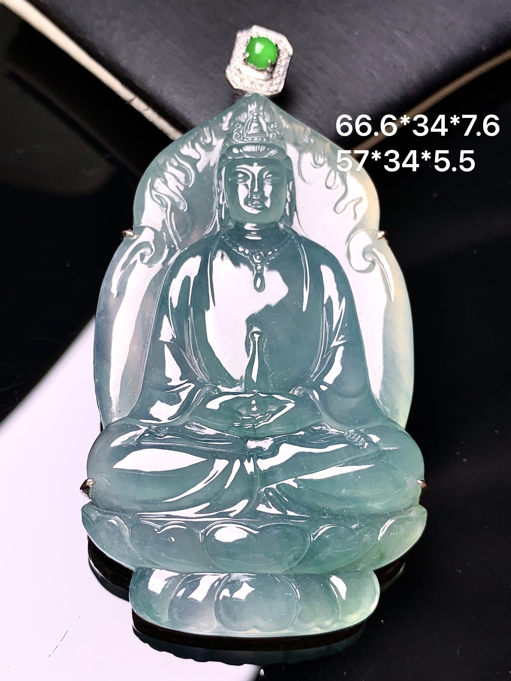 18k金钻镶嵌冰种蓝底观音菩萨吊坠 玉质细腻 色泽艳丽清新 水润亮眼 整体尺寸66.6*34*7.6y5