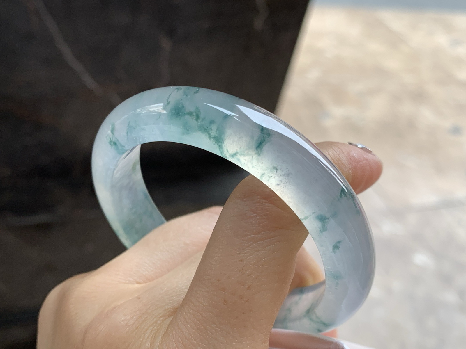 54.5-12.4-8.6

高冰种飘花手镯^_^冰味十足～蓝花灵动飘逸