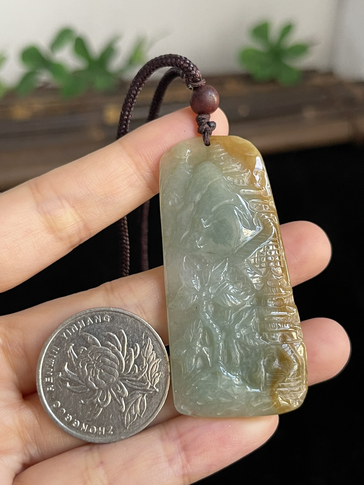 翡翠山水，配珠未测
