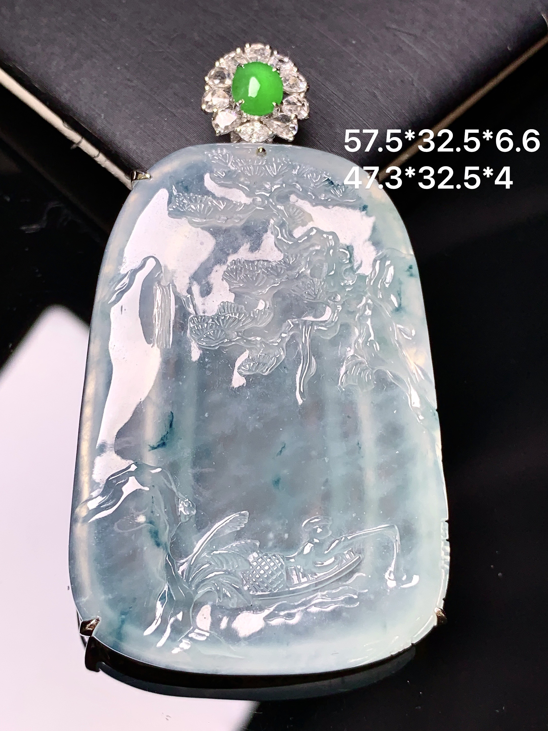 18k金钻镶嵌冰种山水牌吊坠 玉质细腻 色泽艳丽清新 水润亮眼 整体尺寸57.5*32.5*6.6y5