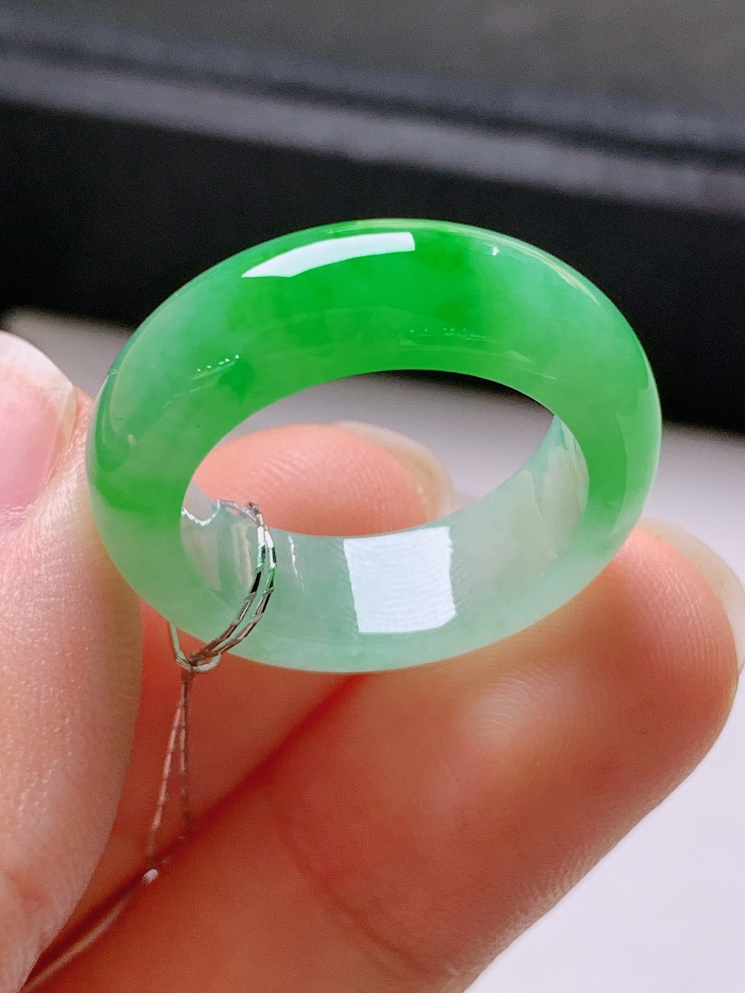 ️ 冰阳绿指环，无裂色阳饱满，裸石24.3/6.9/3.7，圈口13