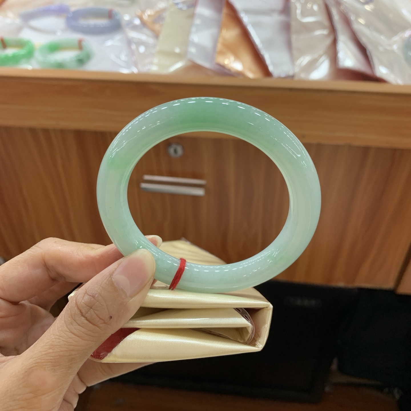 042808FN，满绿圆条翡翠手镯，59-10.5-10.6