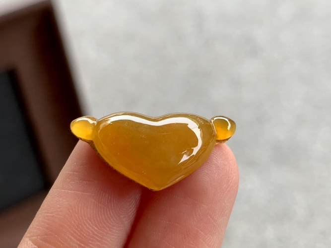 ️ 黄心形，尺寸23×12.4×3.5