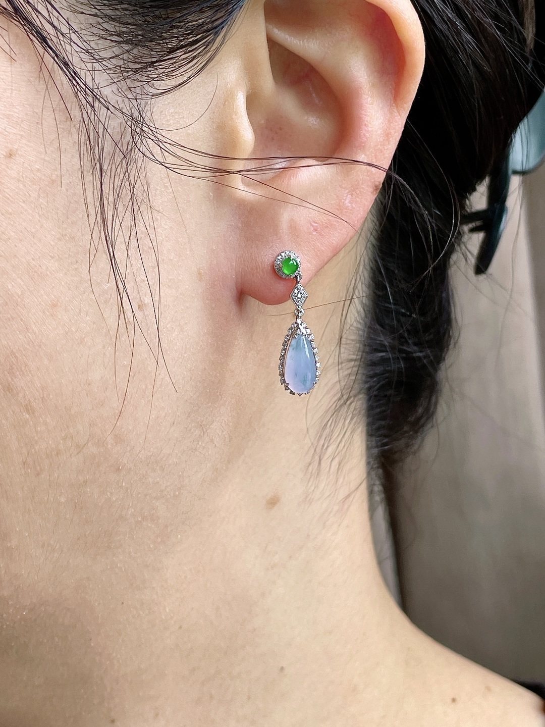 水滴耳坠，冰种飘花，18k金镶嵌，无裂，性比高，水润通透，裸石10.5/5/2.3，重量2.3克