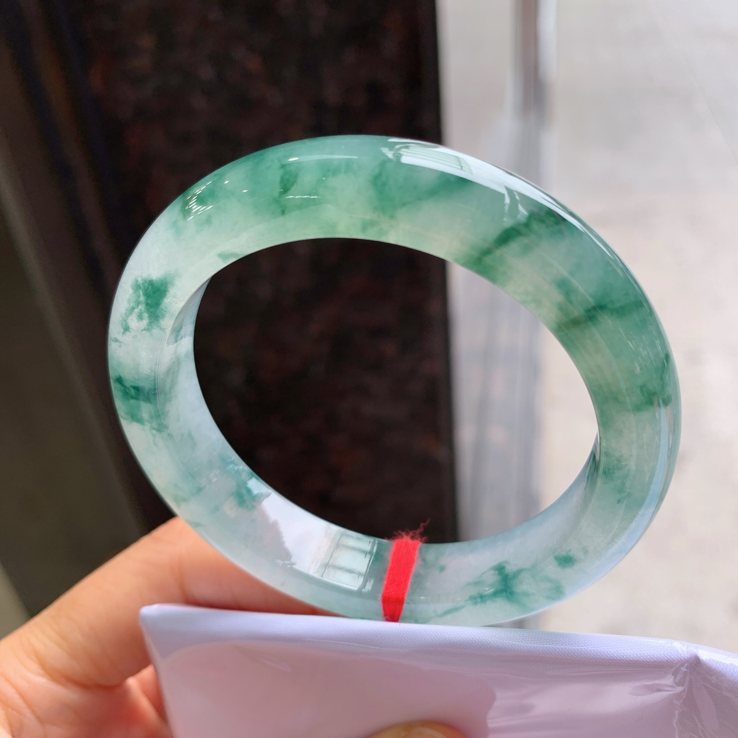 正圈冰种飘花，无裂，尺寸：54.8/11.8/9.1，花色漂亮