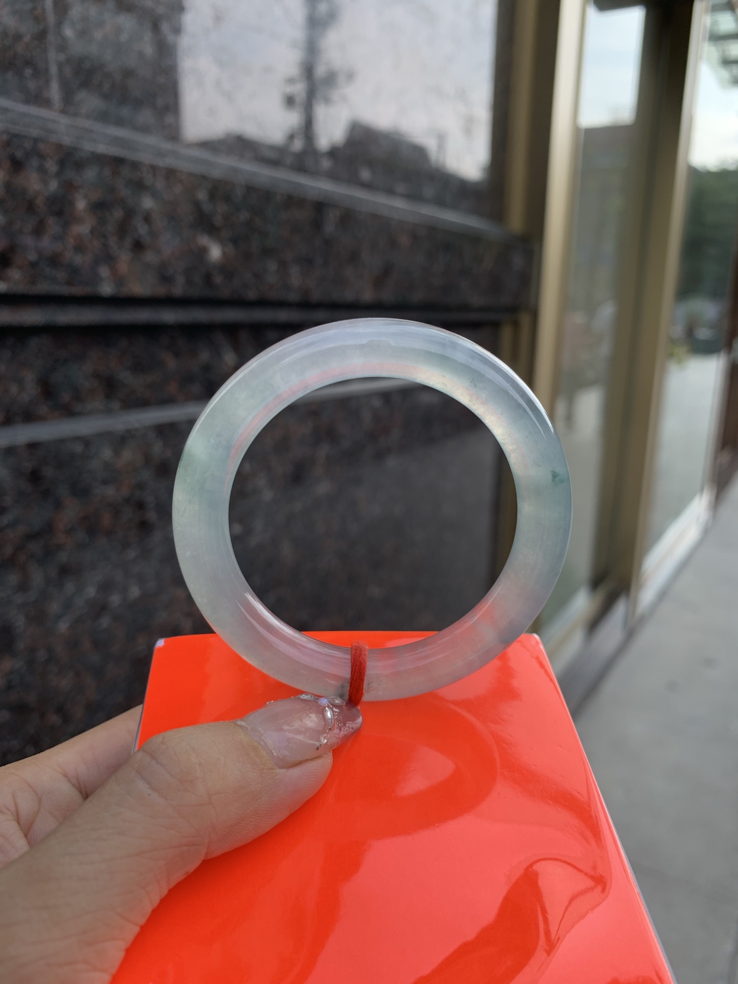 冰飘花圆条，50.9-9-9.1，0429-N582，底妆冰透起光，几抹小碎花清新甜美，上手灵动飘逸。光线不足，拍不出来，无裂