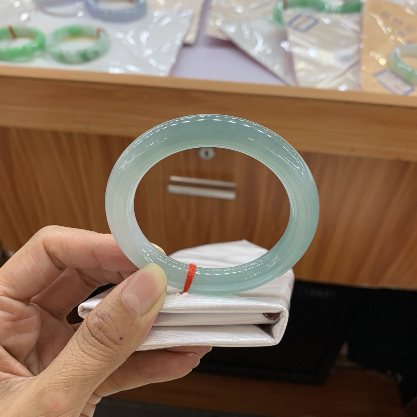 042817FN，冰蓝胶圆条翡翠手镯，54-9.7-9.5