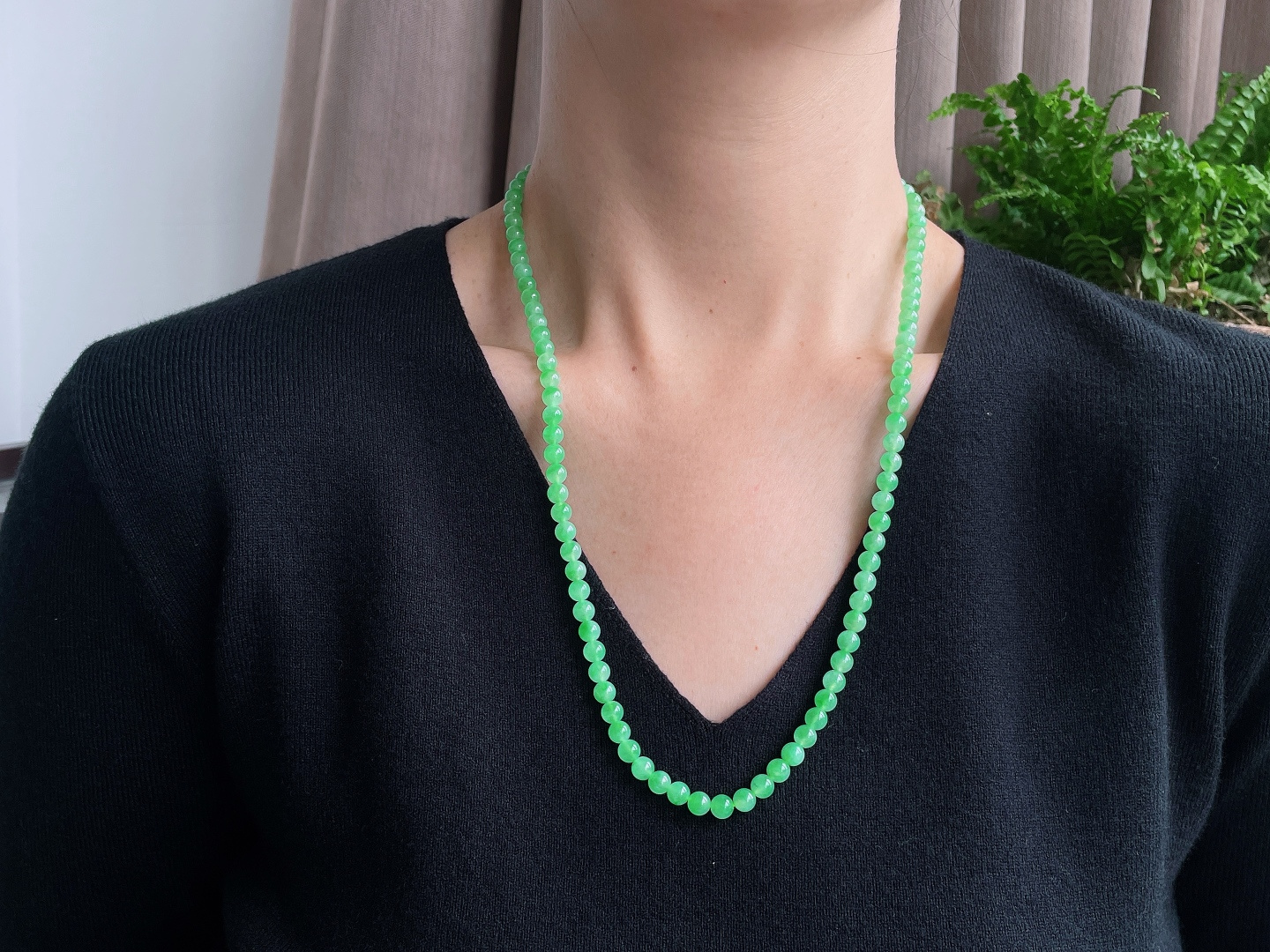 珠子，高冰阳绿珠链圆珠珠子珠链，缅料，性比高，尺寸5.8mm，31cm，重量39.2克