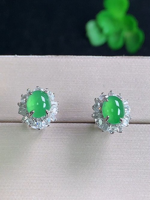  银镶冰油绿耳钉，无裂，尺寸6.2/4.8/4，№;y2800 25