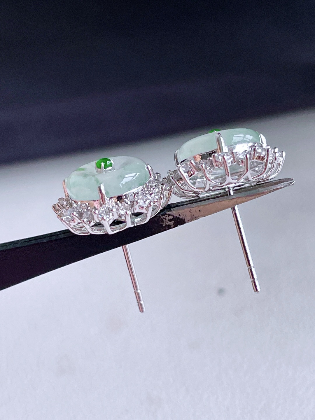 冰飘花平安扣耳钉，18k金镶嵌，无裂，性比高，13.1/12.9/6，9.2/1.8，3.5克