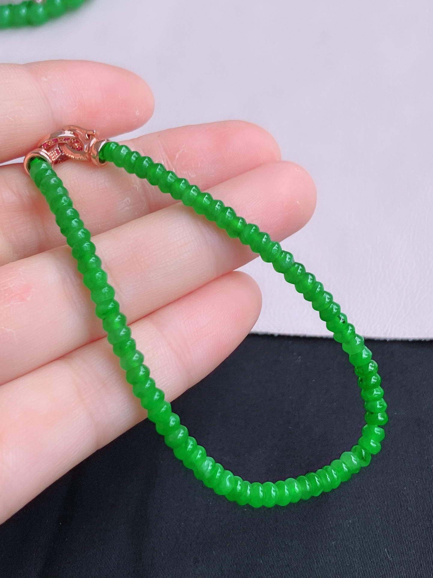 ️，翠绿手链，色美清爽，尺寸4，自然光实拍