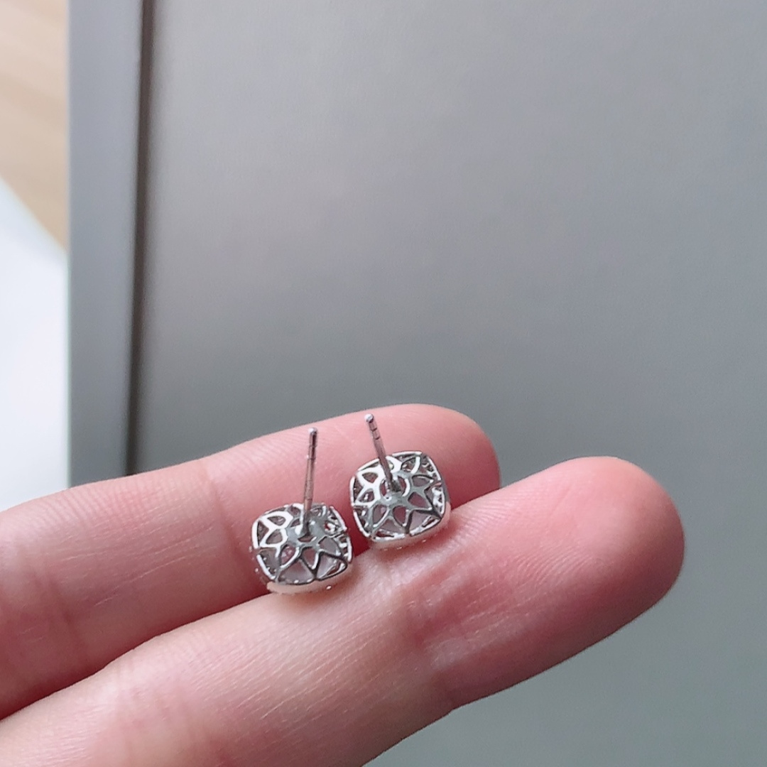 高冰耳钉，种水好，冰润通透，上耳优雅迷人，货号31427，5.6/5.6/2.1