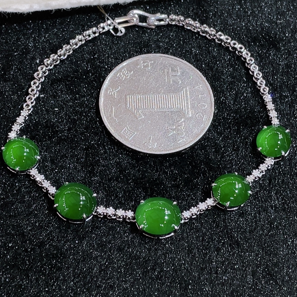 ️冰绿鸽子蛋手链，，18k金镶嵌，种水，重金镶嵌，南非钻镶，厚装饱满，高端大气，时尚百搭，性比高73.5/8.2/4.6，裸石9.0/8.2、8.3/7.8、7.8/7.3、7.6/7.2、7.6/7.0