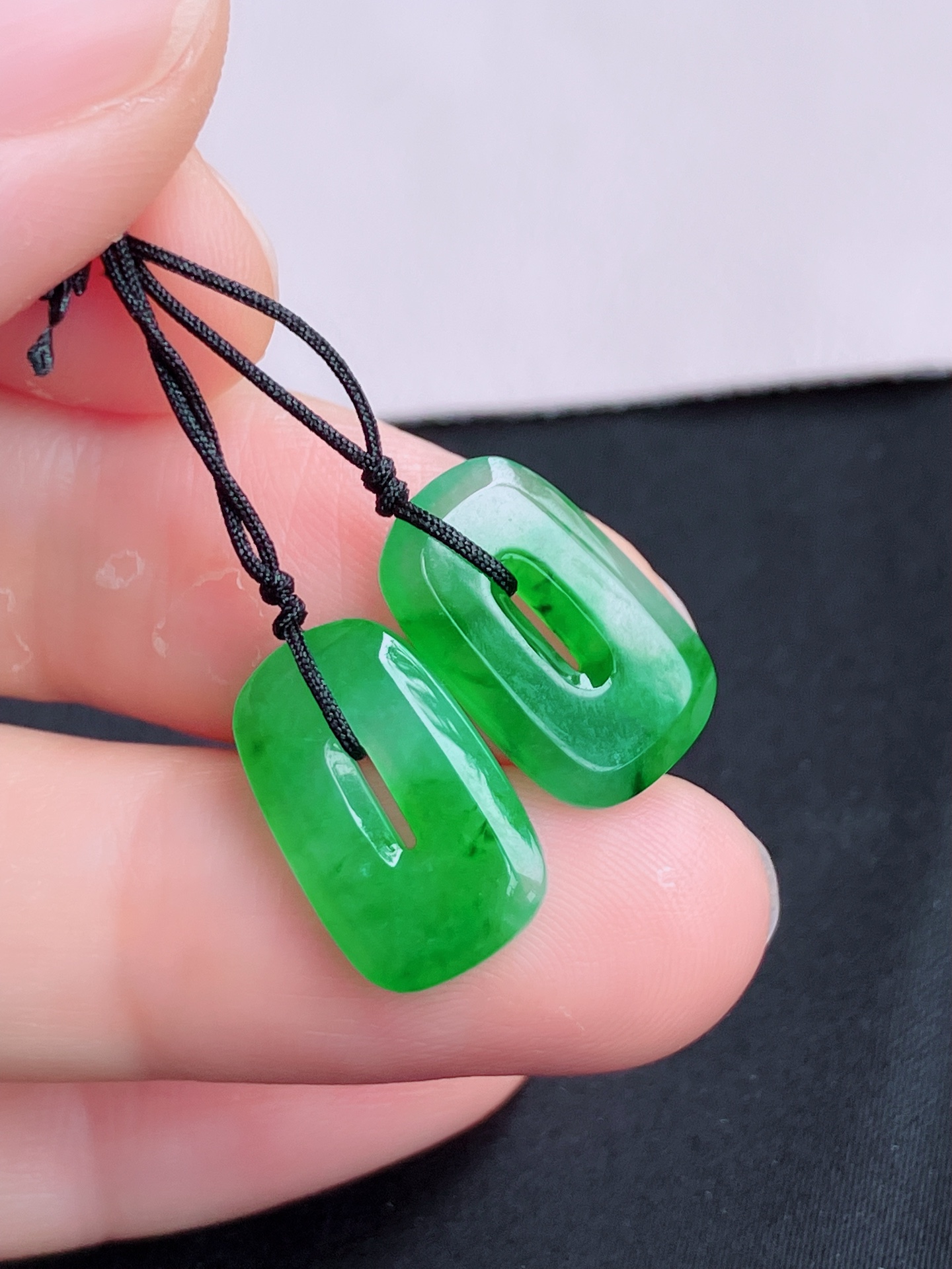 ️，翠绿耳环，简约时尚，尺寸15.8/10/3，自然光实拍