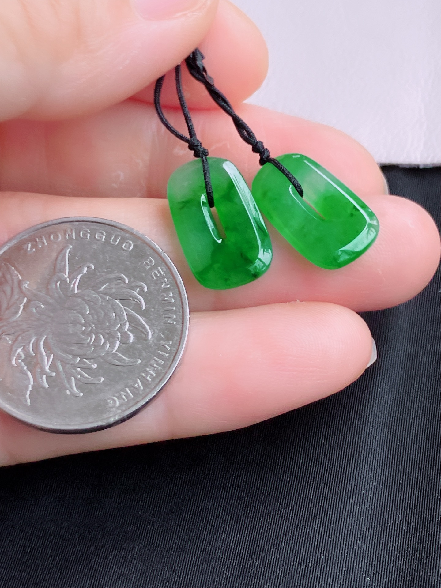 ️，翠绿耳环，简约时尚，尺寸15.8/10/3，自然光实拍