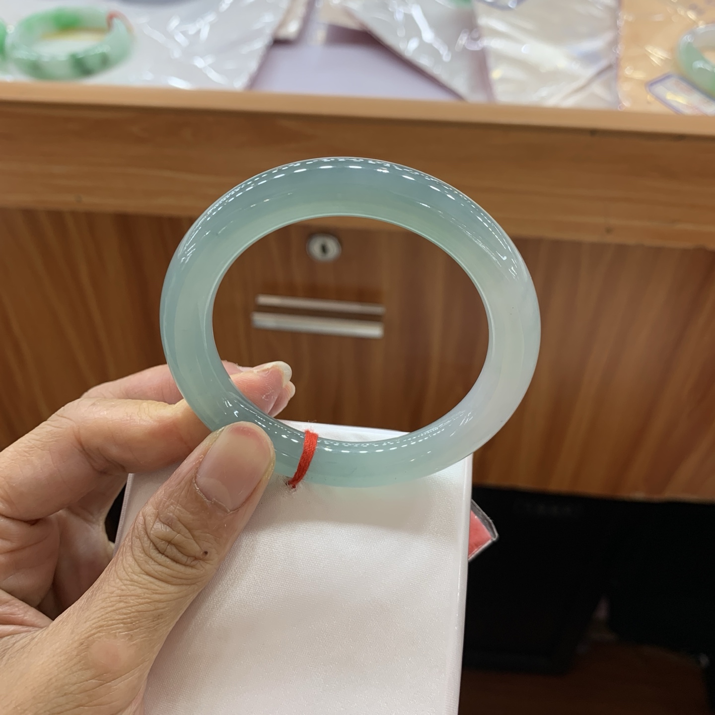 042817FN，冰蓝胶圆条翡翠手镯，54-9.7-9.5