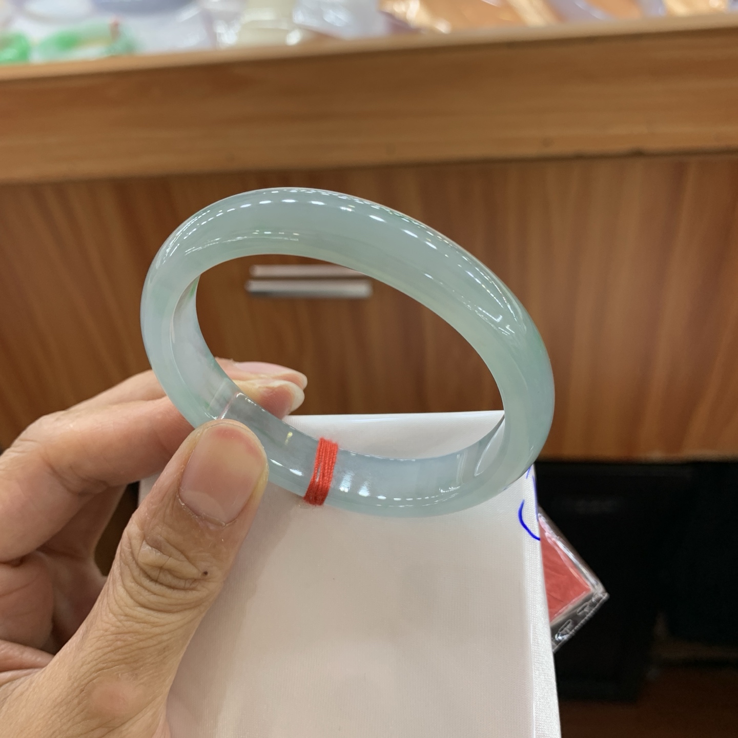 042812FN，冰蓝飘绿花贵妃翡翠手镯，54-46-11.3-6.8