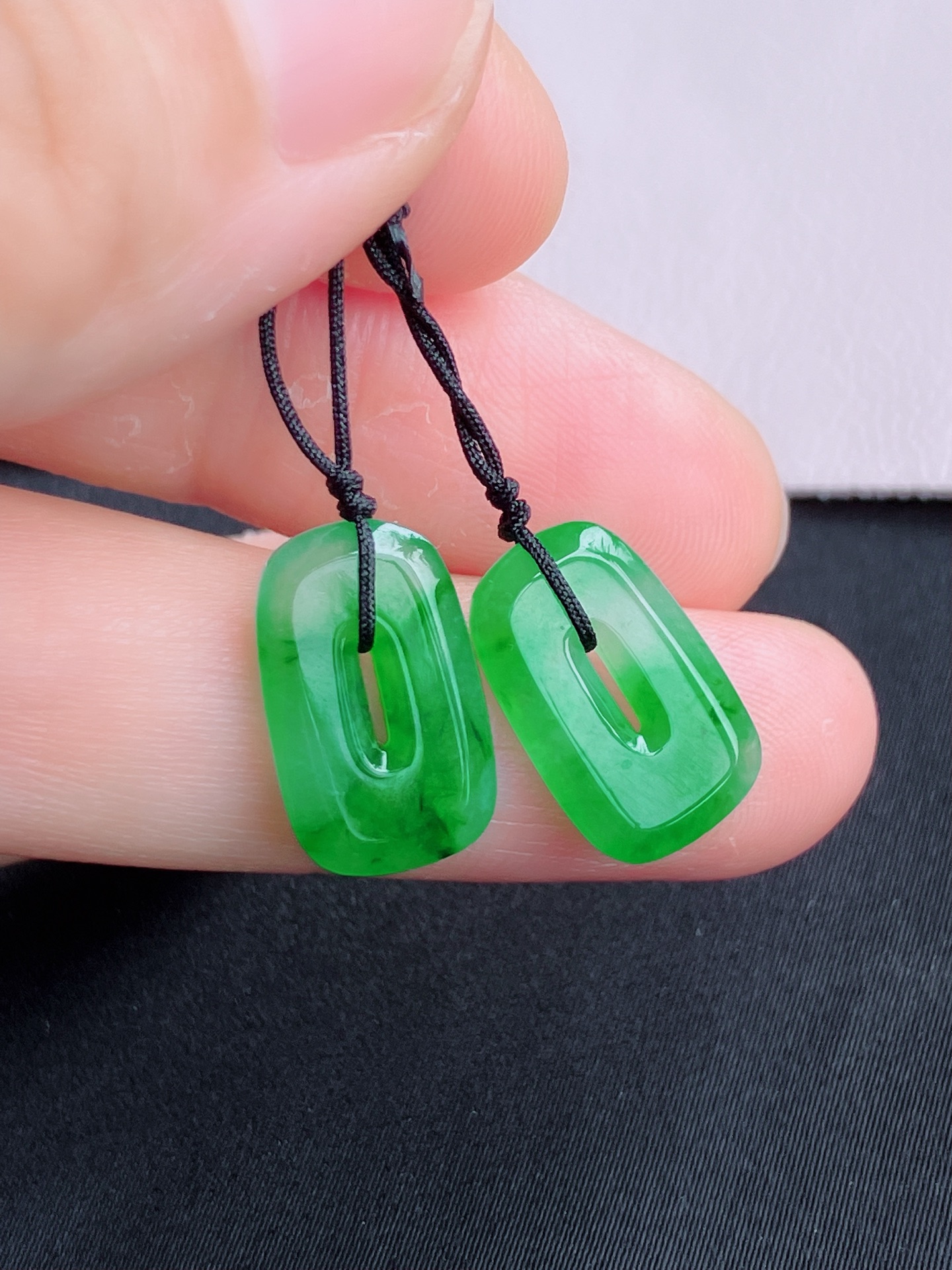 ️，翠绿耳环，简约时尚，尺寸15.8/10/3，自然光实拍