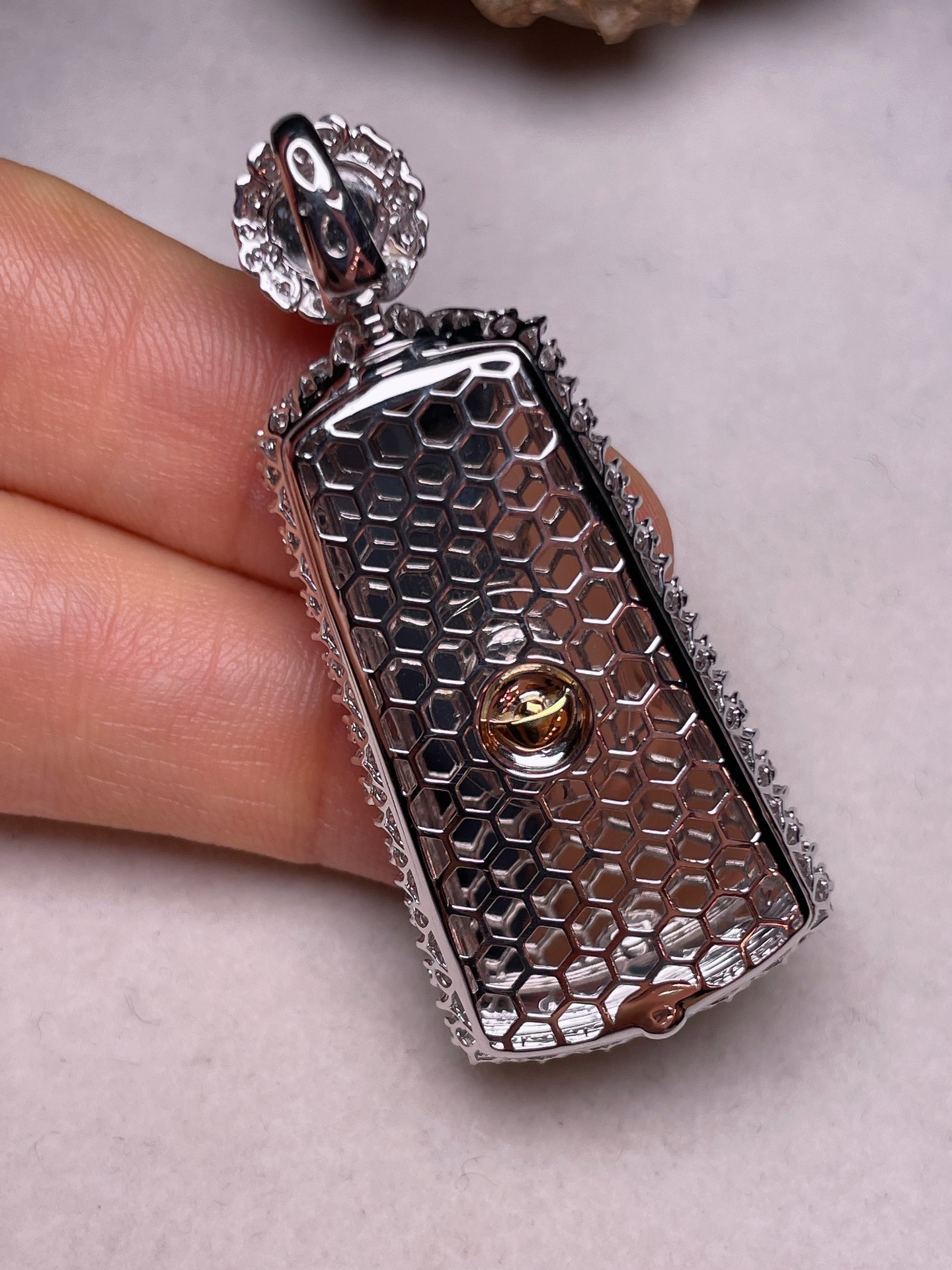 ️ 18k金镶无事牌，冰糯种满色，无裂，一手货源长48.3，裸石尺寸34.7/17.6/8.1含金厚