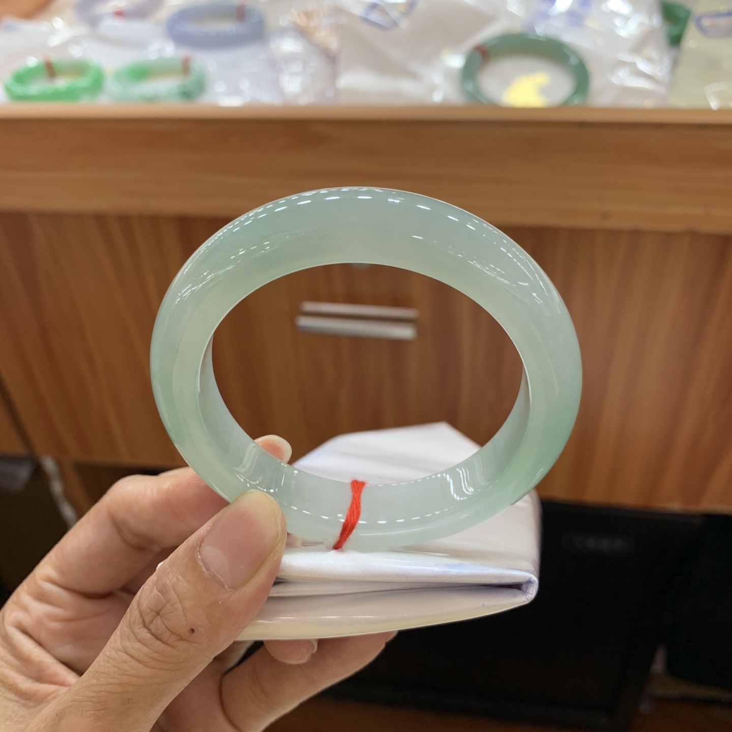 042814FN 绿底正圈翡翠手镯 56-12.8-10.1