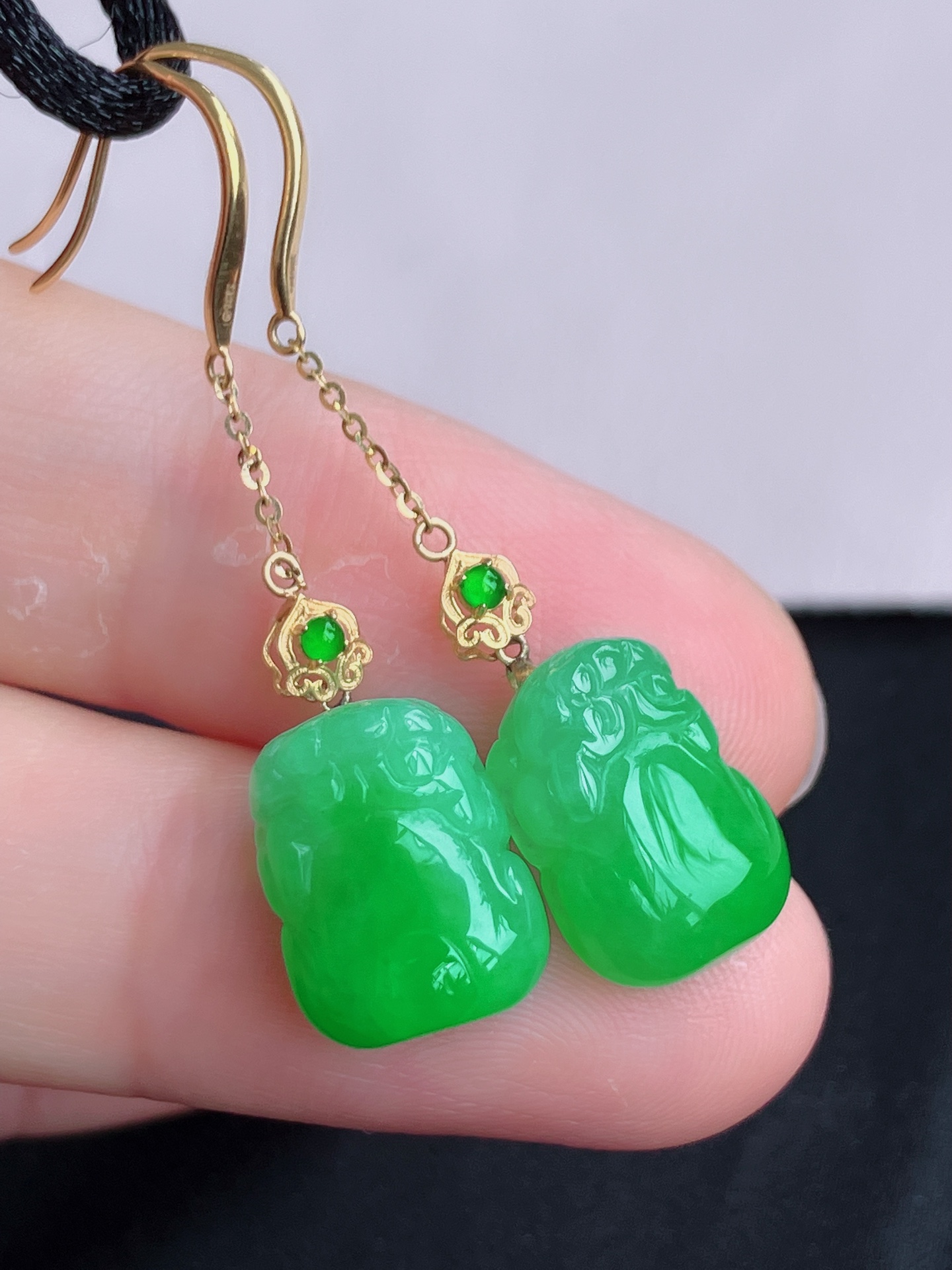️翠绿貔貅耳环，简约时尚，尺寸44/14.8/9，自然光实拍
