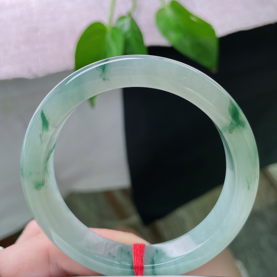 57.3/12.7/8.4飘花正圈，冰润通透，种老，心有山海，静而无忧。无裂，ss51062a