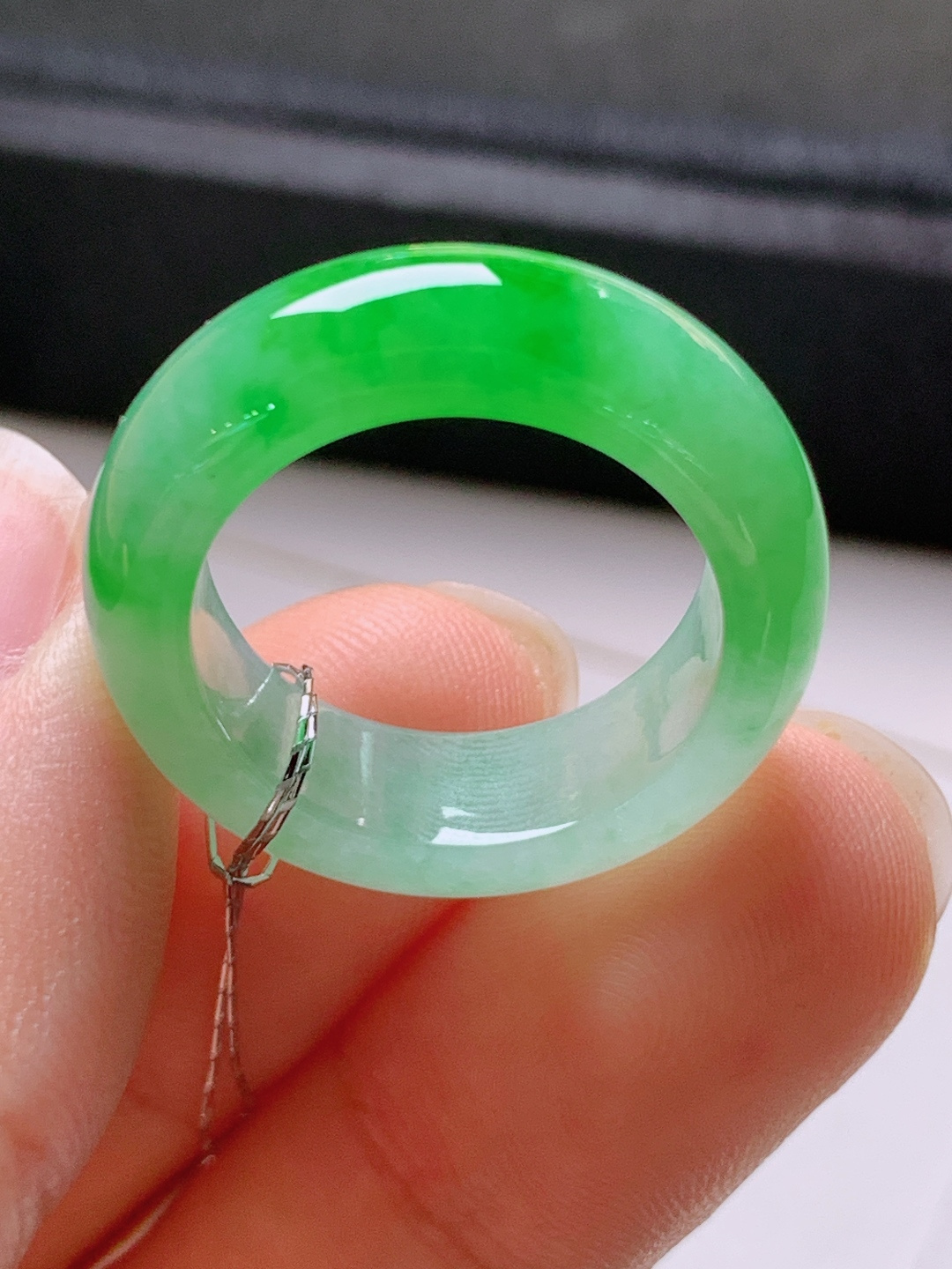 ️ 冰阳绿指环，无裂色阳饱满，裸石24.3/6.9/3.7，圈口13