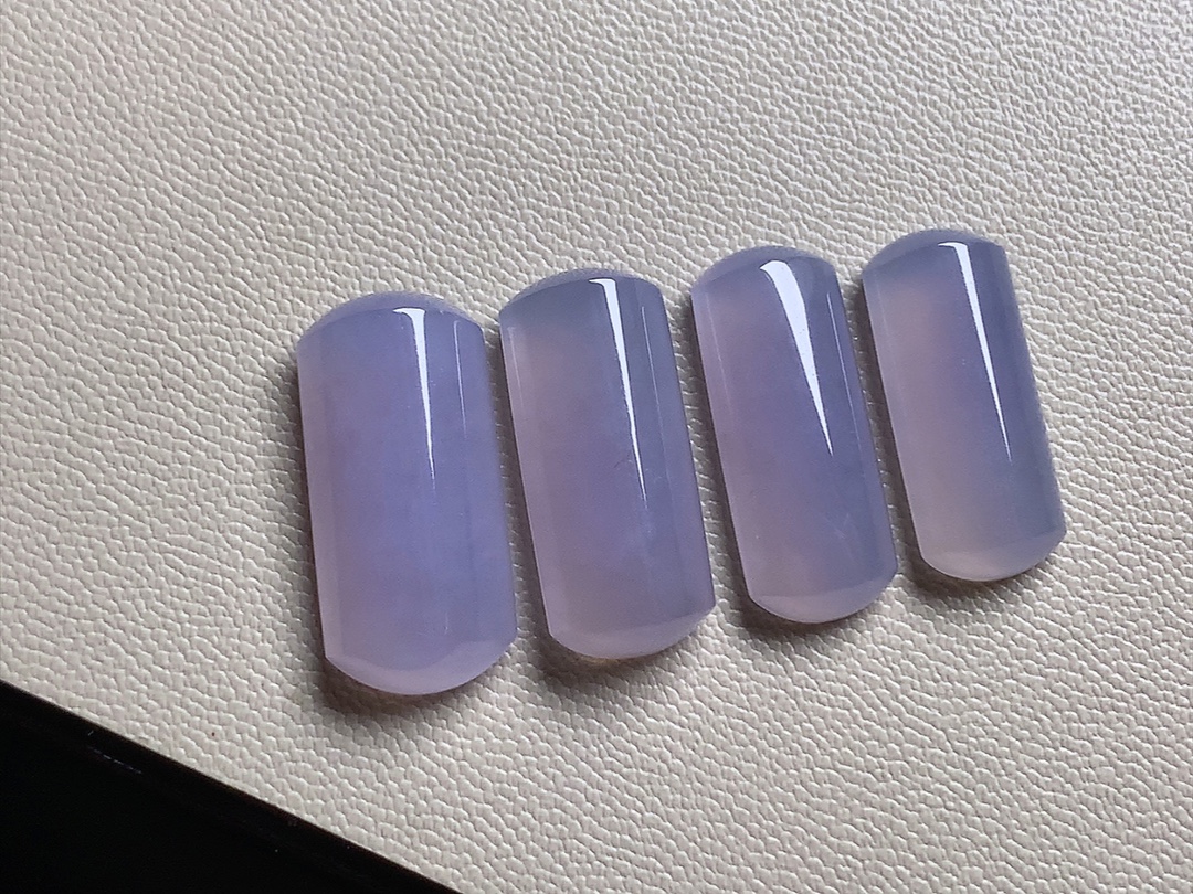 ️ 粉紫马鞍形，紫色漂亮，种水，无裂，尺寸20*9.3*5.2、19*7.5*4.2，编号