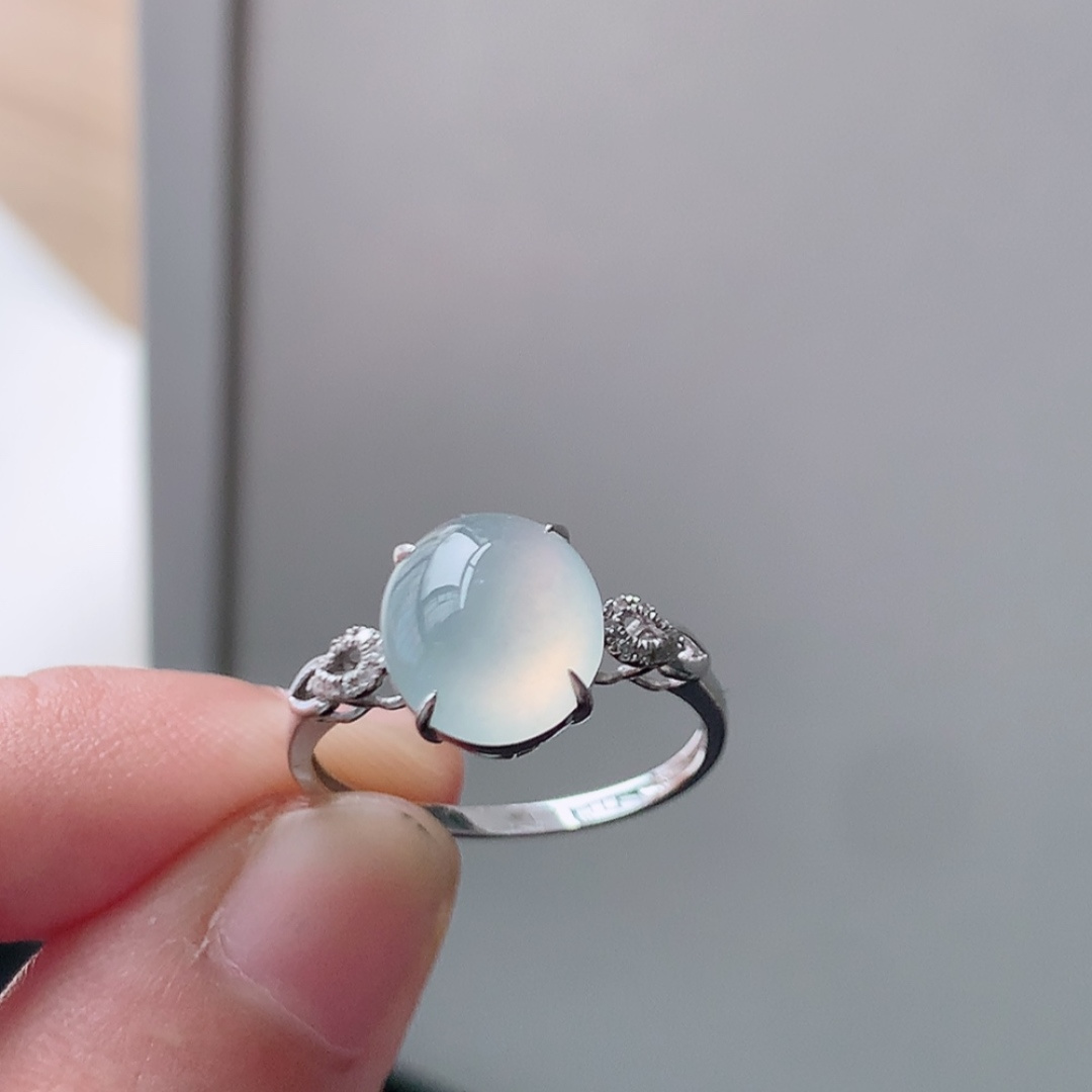 高冰女戒，底子细腻莹润，冰润起胶，佩戴优雅迷人，货号25427，10.4/8.7/3.3