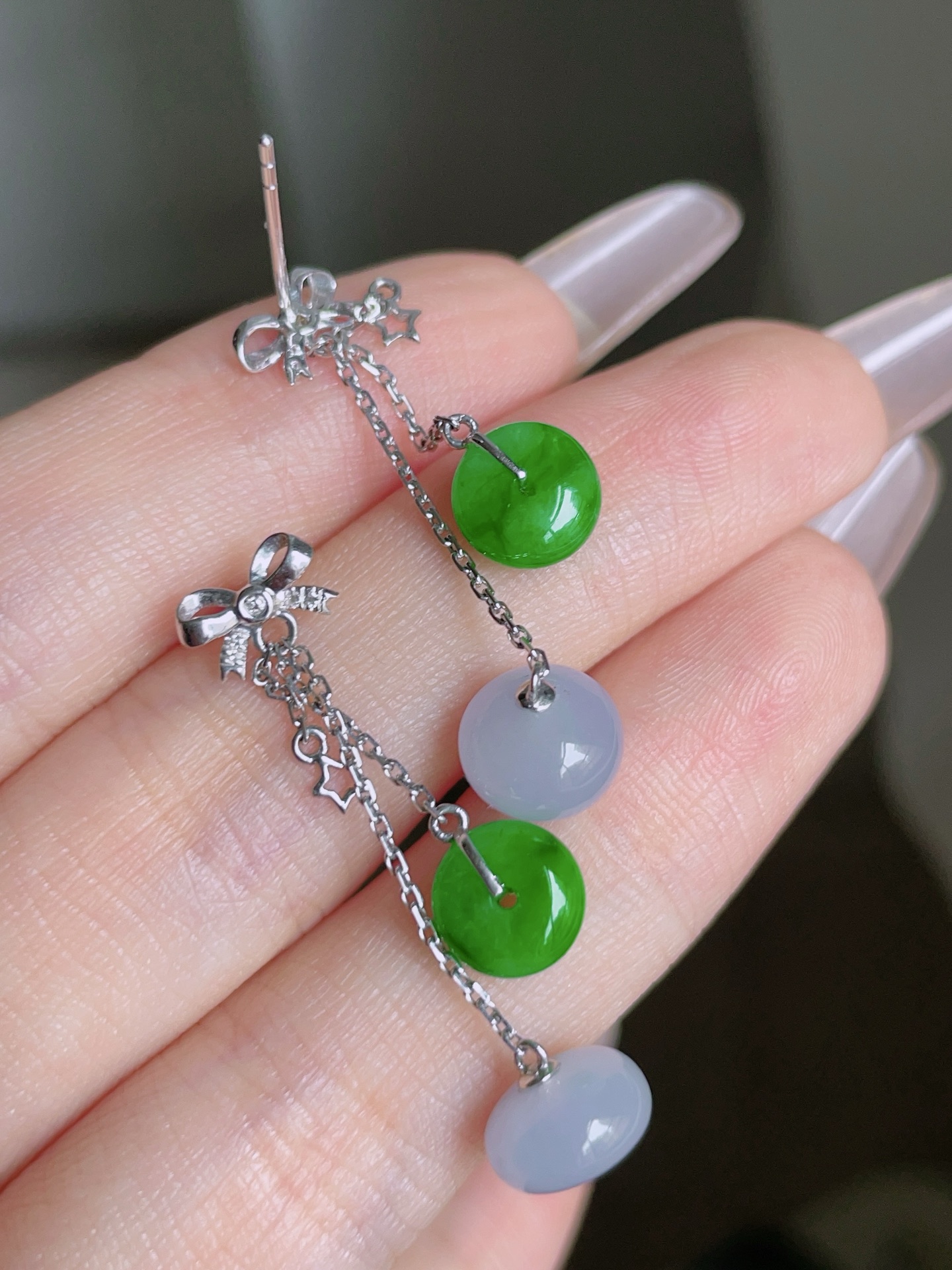 ️ 冰双彩耳坠，色泽鲜艳，种老水润，18k金镶嵌 32.7，裸石 8.4/4.7