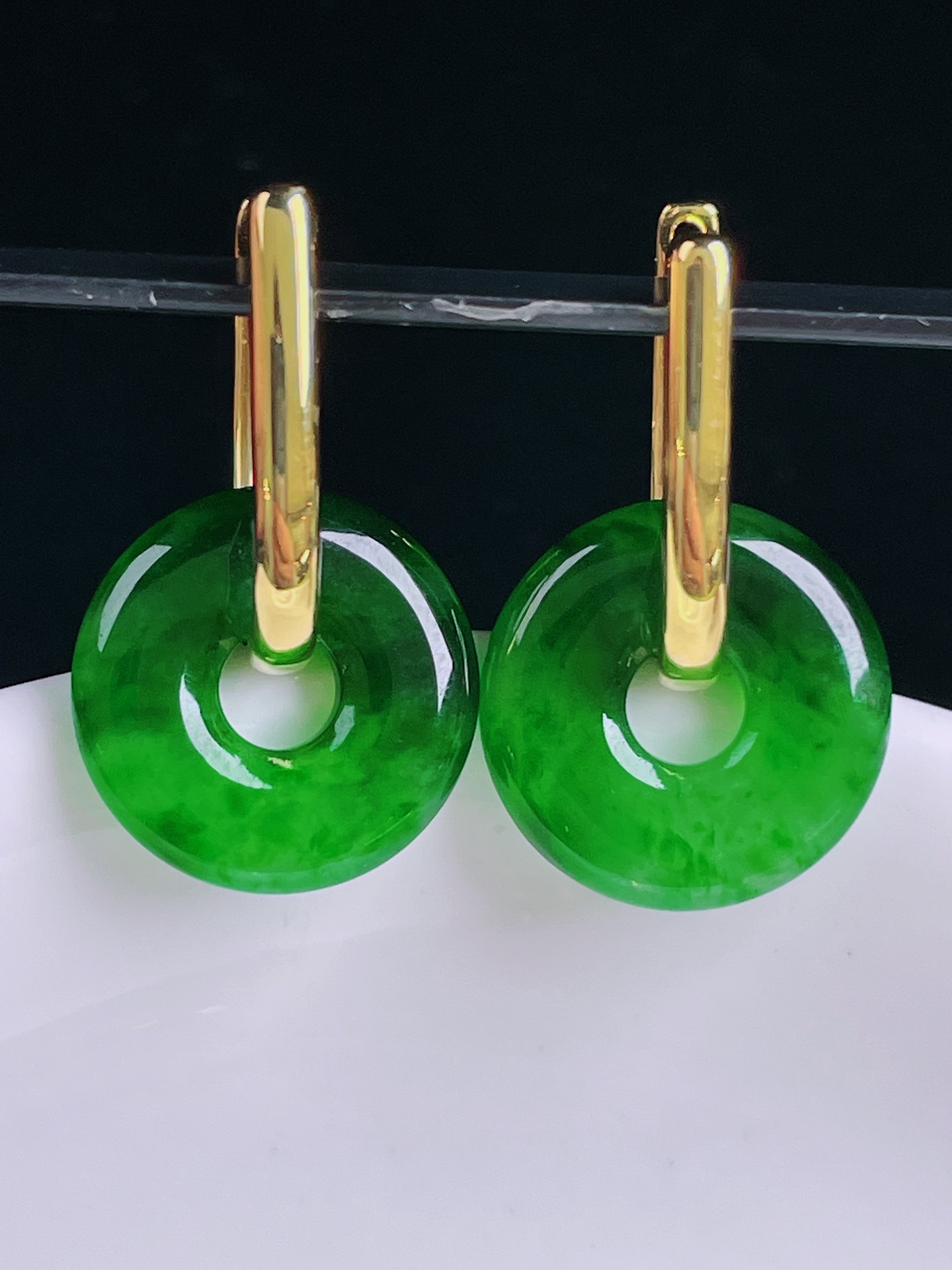 ️辣绿耳坠，老种起光，细底通透，尺寸：裸石14/2.8mm，0429