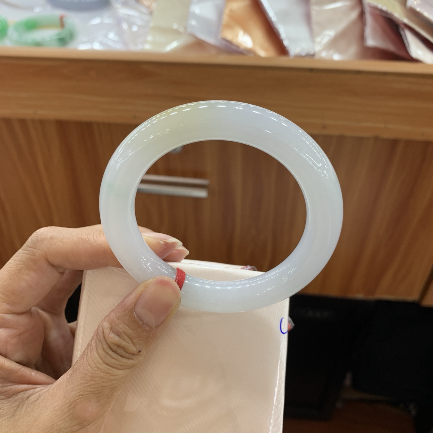 042806FN，双彩圆条翡翠手镯，56-11.2，编号042806FN