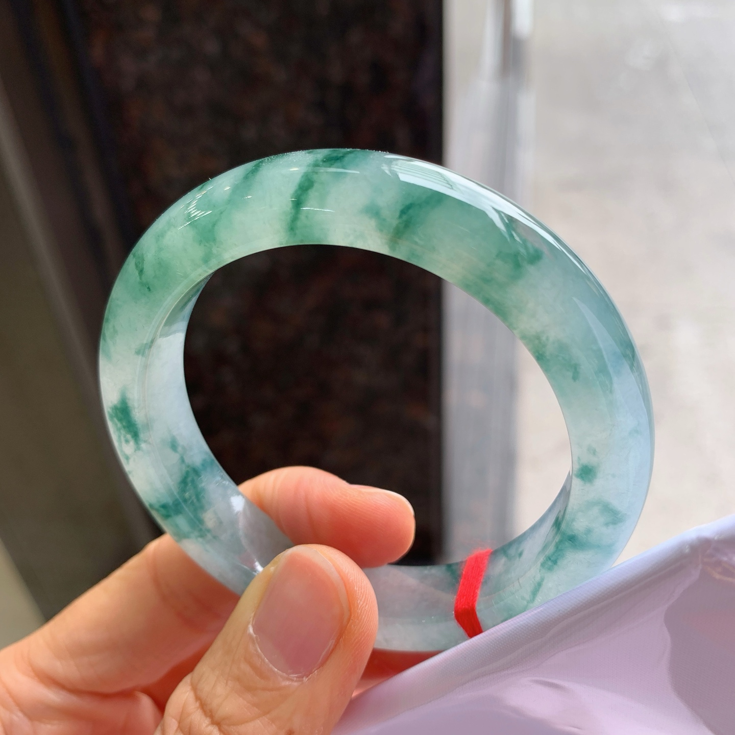 正圈冰种飘花，无裂，尺寸：54.8/11.8/9.1，花色漂亮