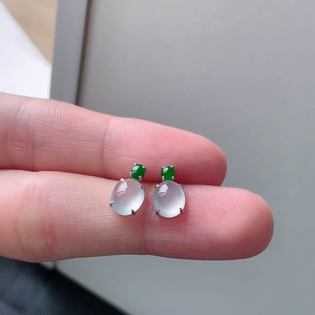 高冰耳钉，种水好，冰润通透，上耳优雅大方，货号107427，6.6/5.9/2.4