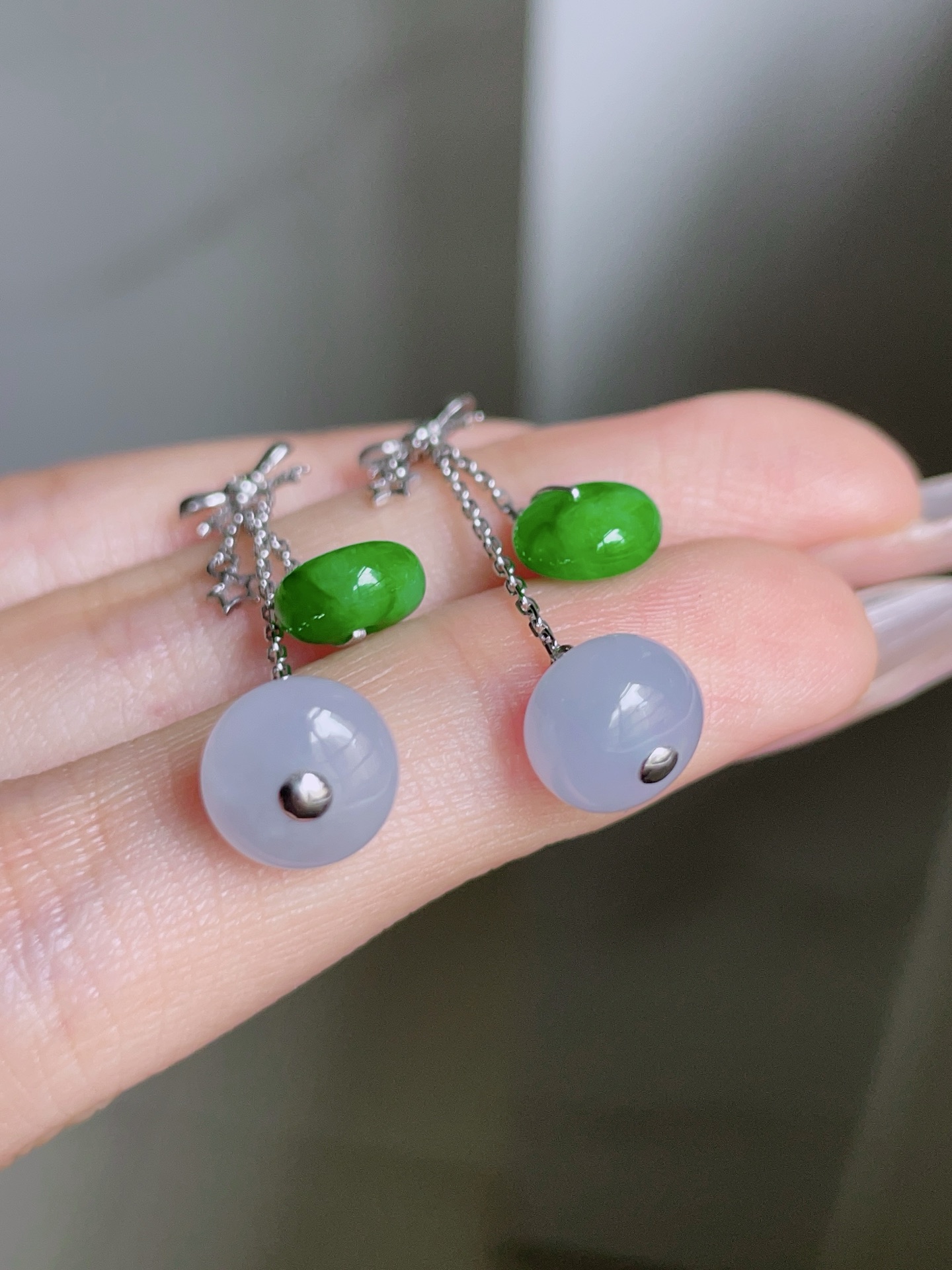 ️ 冰双彩耳坠，色泽鲜艳，种老水润，18k金镶嵌 32.7，裸石 8.4/4.7