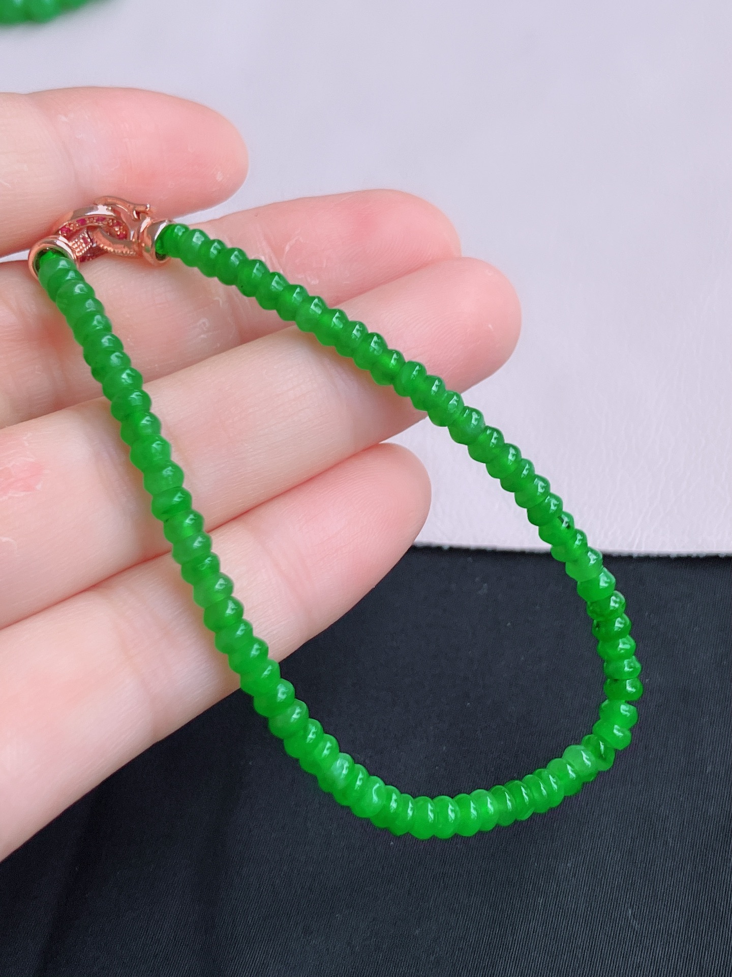 ️，翠绿手链，色美清爽，尺寸4，自然光实拍