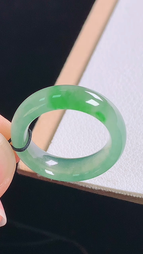 冰晴指环，无裂，尺寸:圈口10/15.5-5.7-3.1mm，编号24