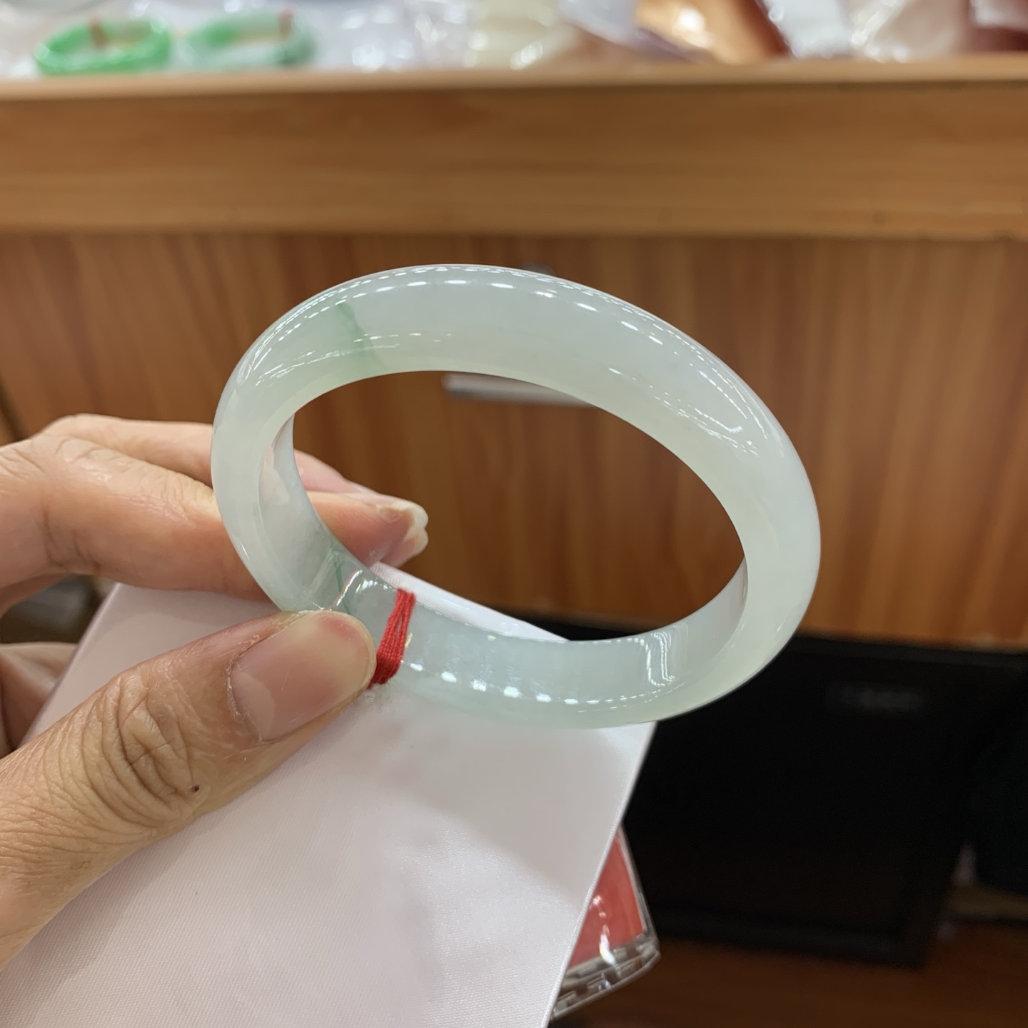 042803FN，冰胶飘花贵妃翡翠手镯，54-48.7-12-7.5