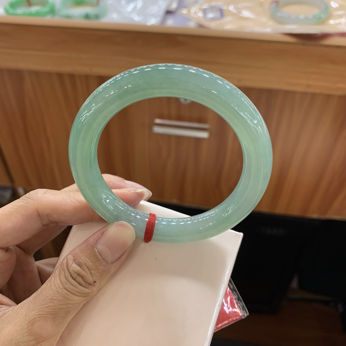 042816FN，冰种油绿圆条翡翠手镯，57-10.8-10.6，编号042816FN