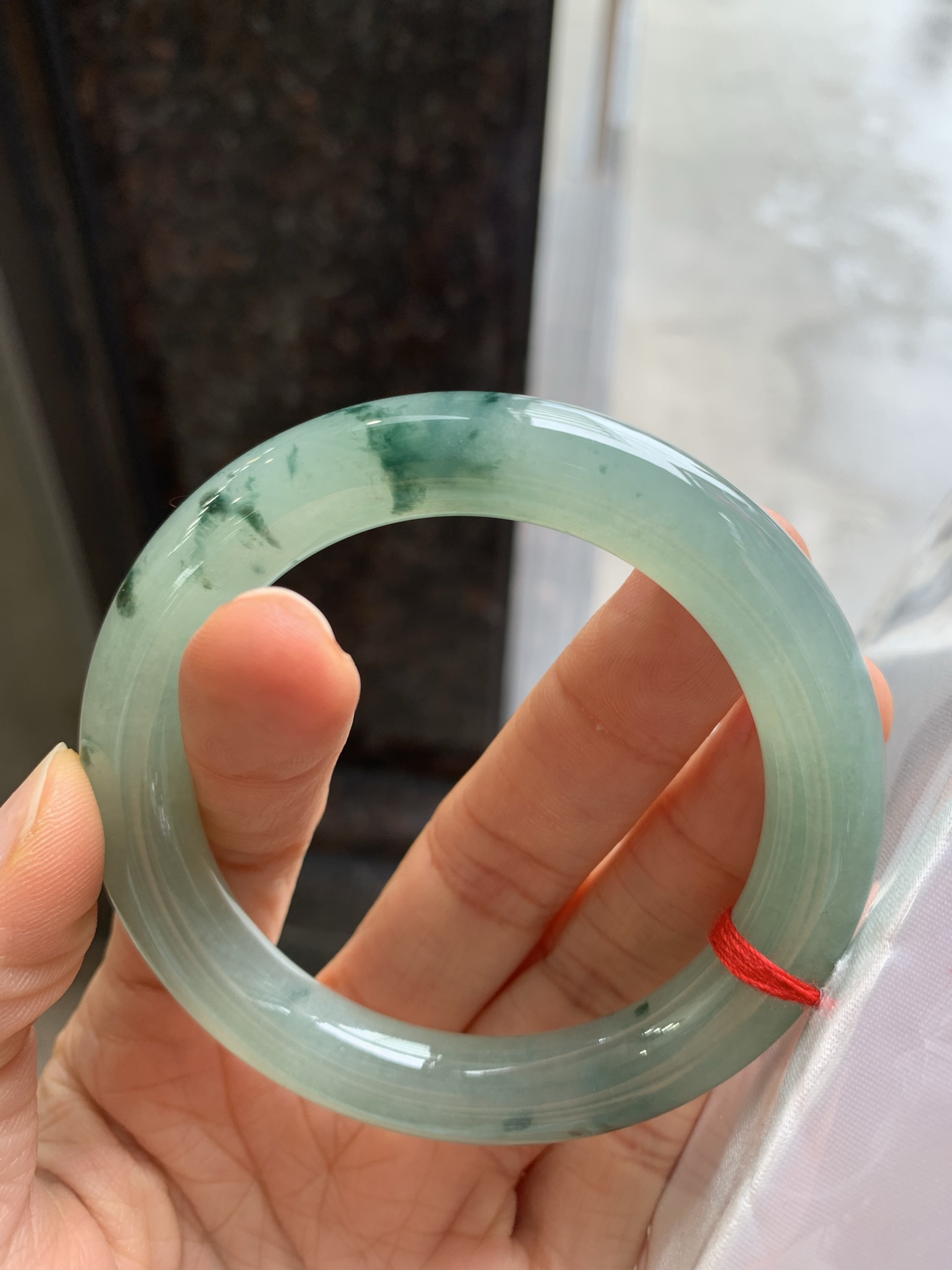 圆条冰晴飘花，有纹微扣，尺寸：56/10.8，冰润