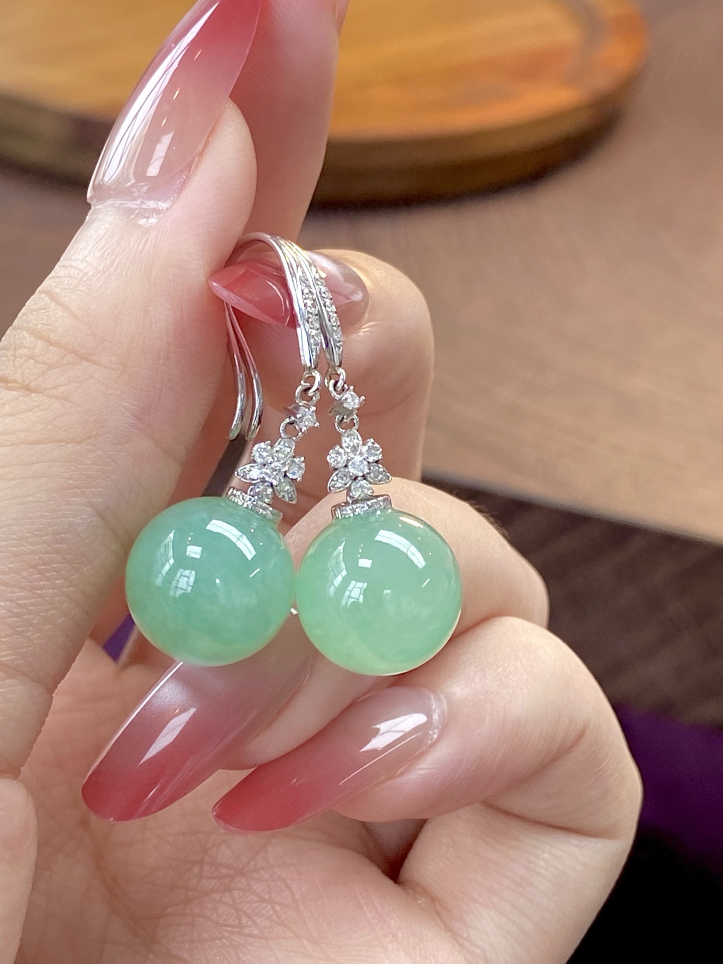 ️冰种晴水绿珠珠耳坠，清雅雅致的美，自带大气感，百搭又提升气质：37.6，裸石：13mm，无裂