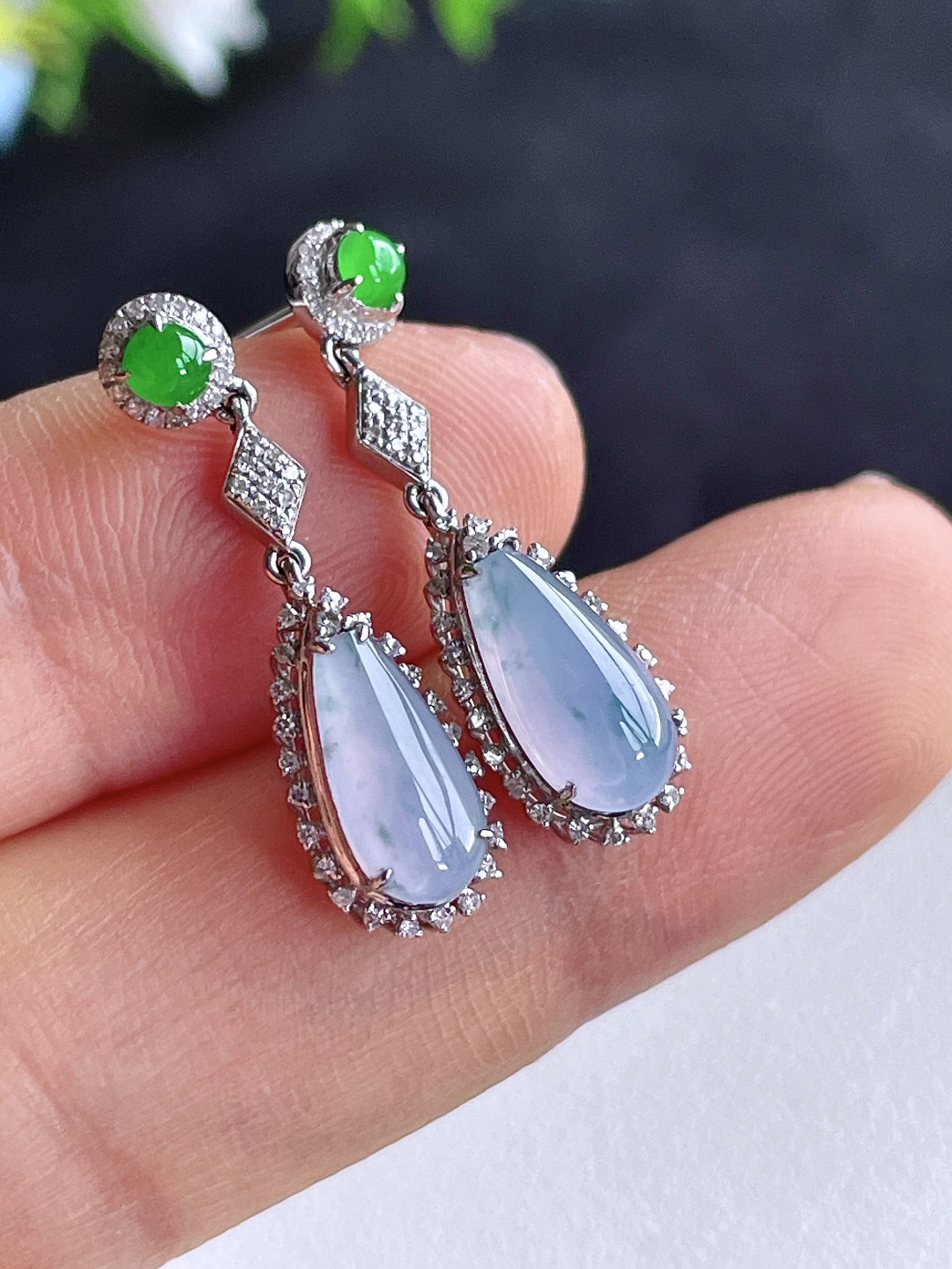 水滴耳坠，冰种飘花，18k金镶嵌，无裂，性比高，水润通透，裸石10.5/5/2.3，重量2.3克