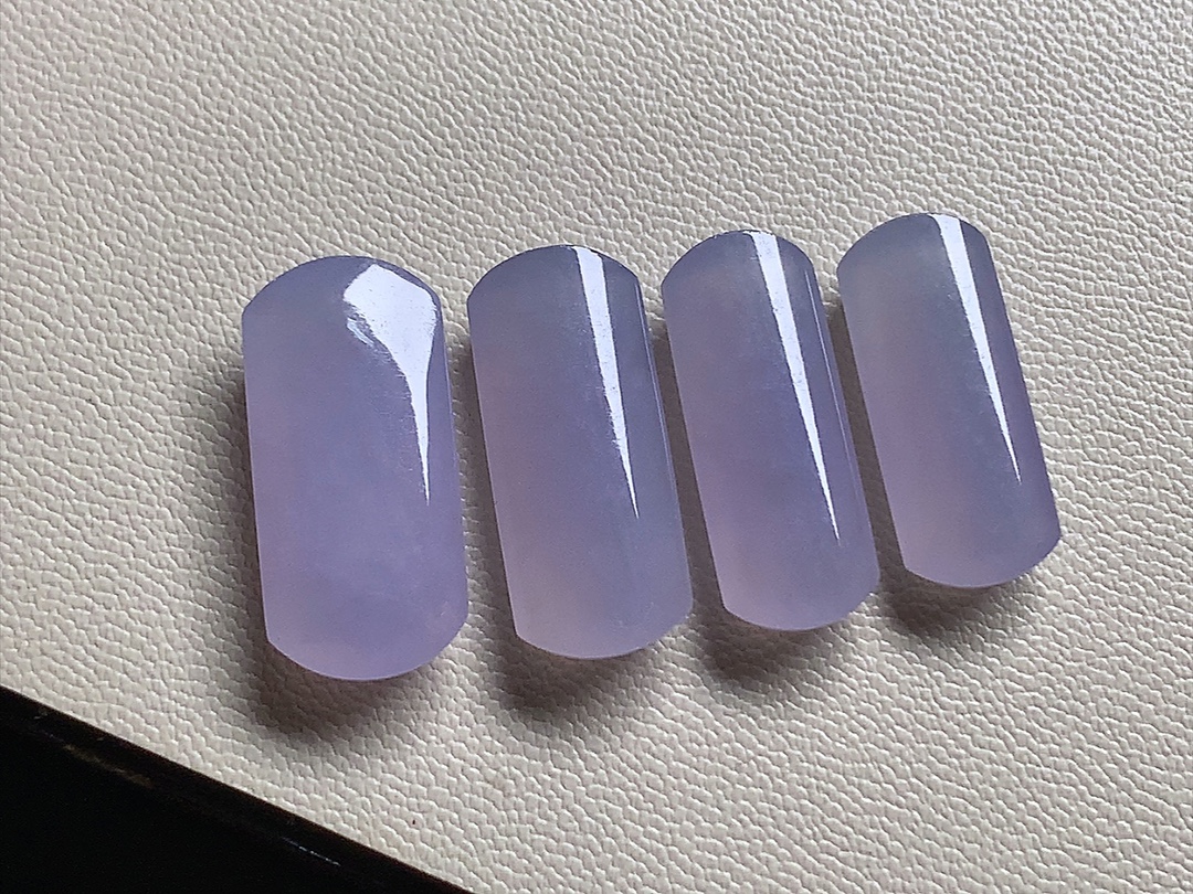 ️ 粉紫马鞍形，紫色漂亮，种水，无裂，尺寸20*9.3*5.2、19*7.5*4.2，编号